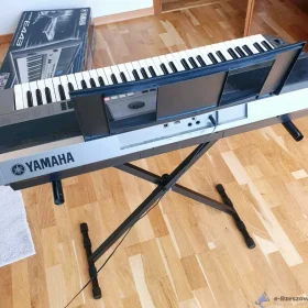 Keyboard Yamaha PSR-E443